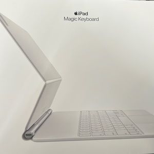 Brand New (slightly opened) IPad Pro 12.9 Magic Keyboard